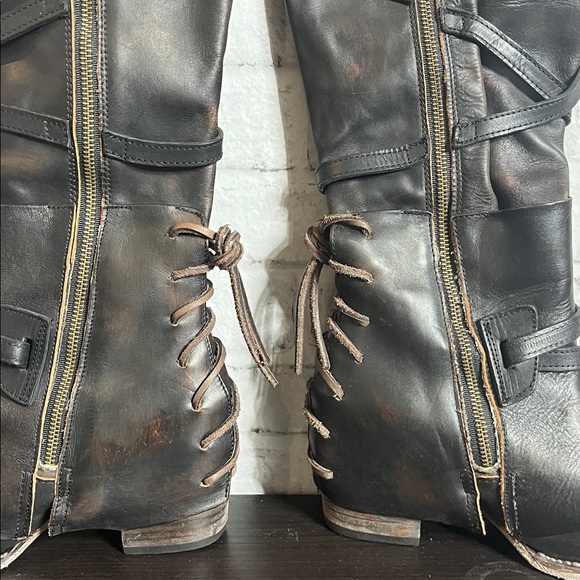 Freebird Cassius distressed leather boots - Picture 7 of 12